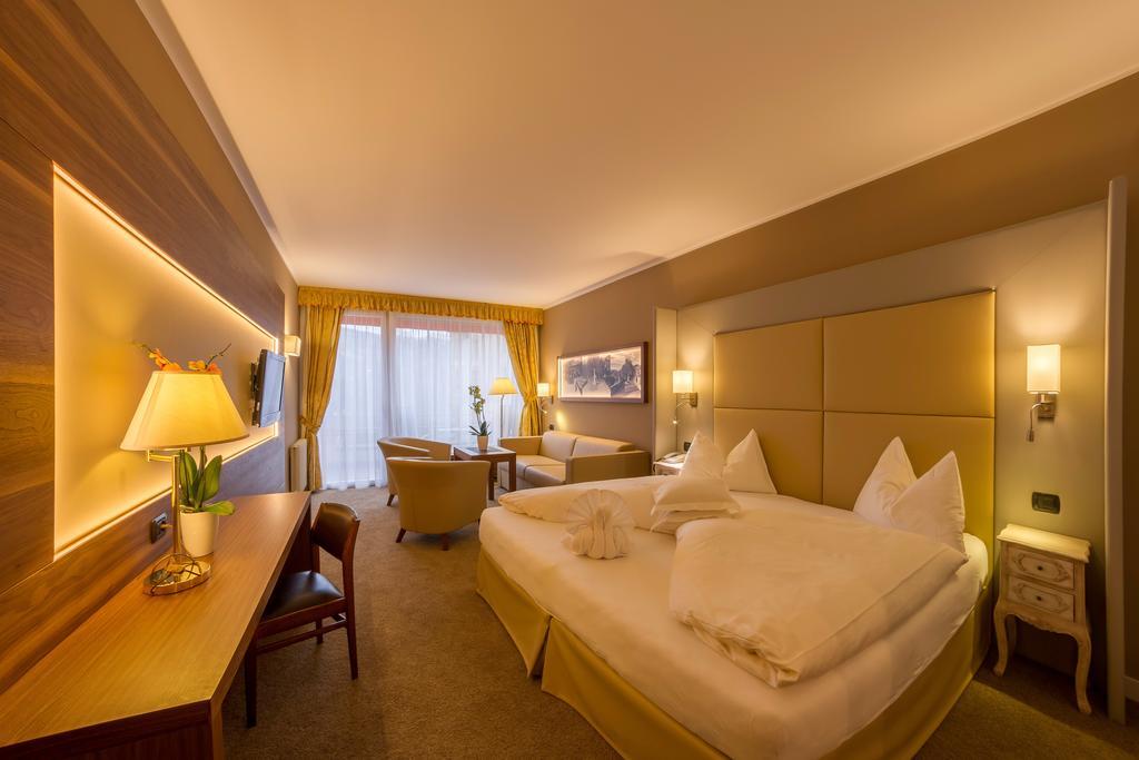 Dominik Alpine City Wellness Hotel - Adults Only Bressanone Exterior photo